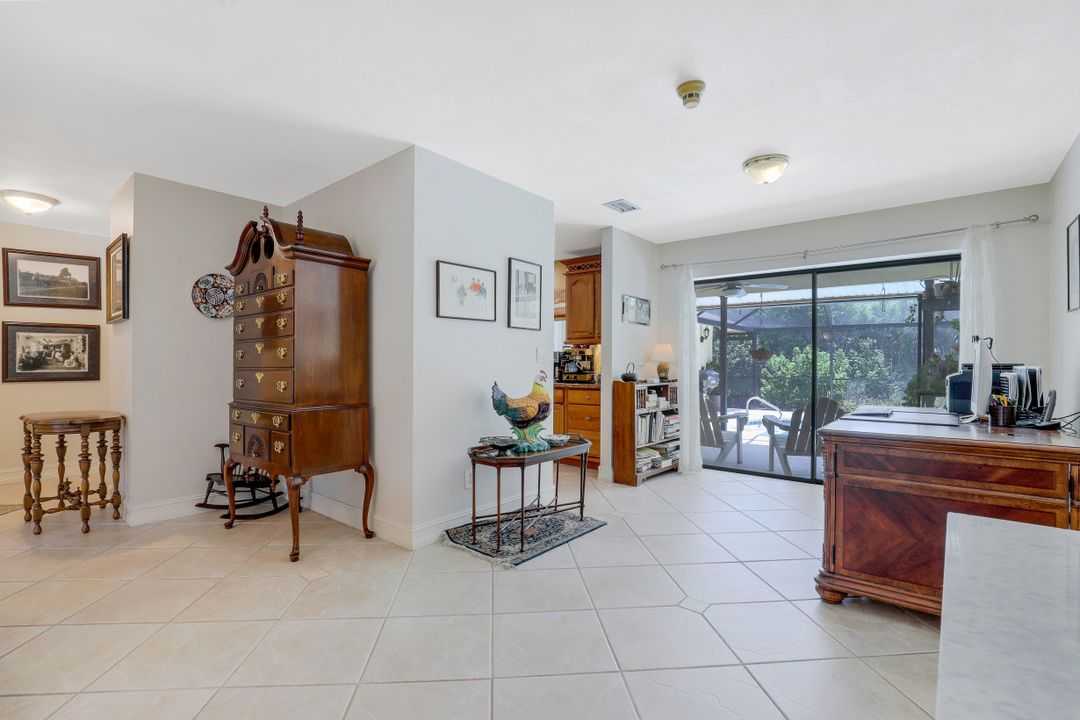 2326 Kings Lake Blvd, Naples, FL 34112