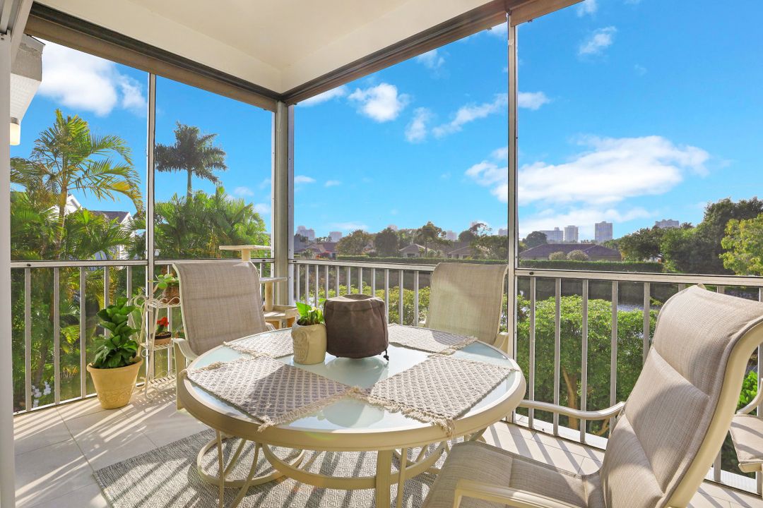 4786 West Blvd #B-201, Naples, FL 34103