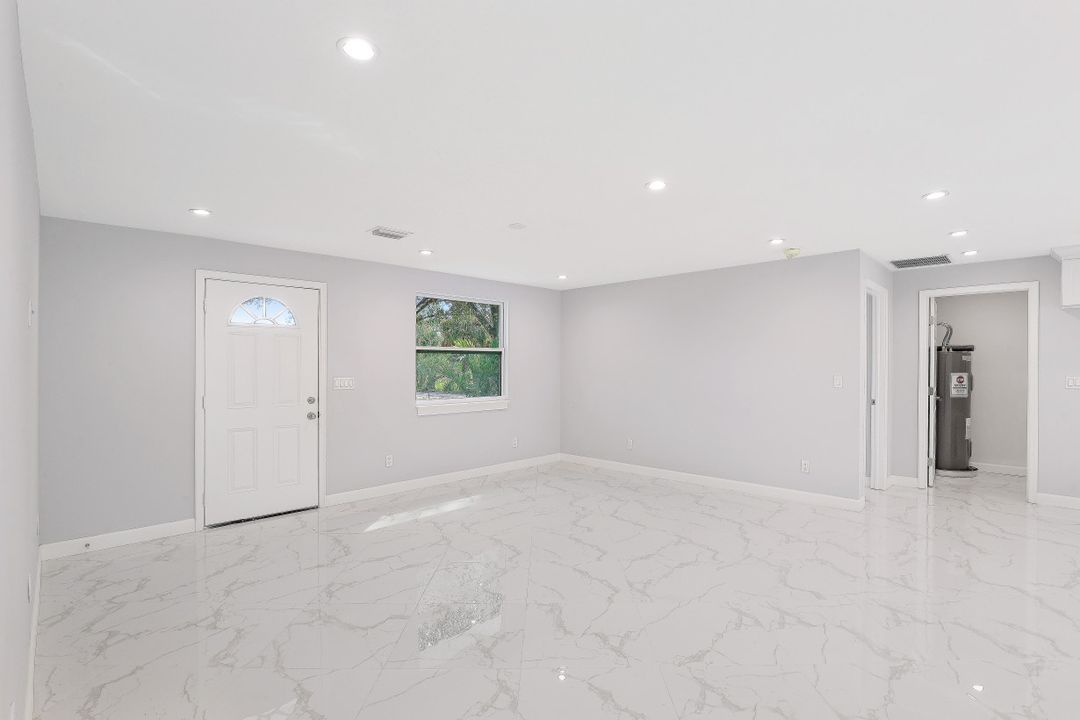 241 12th St SE, Naples, FL 34117