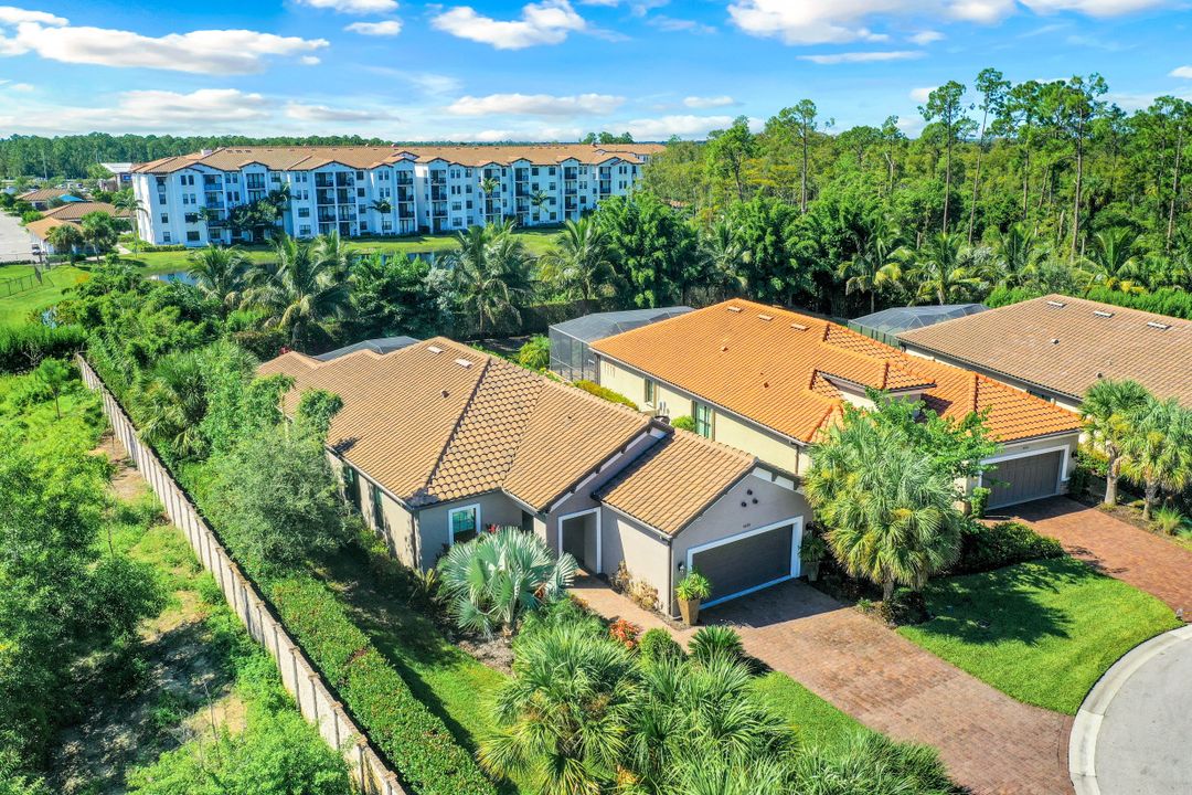 8696 Dilillo Ct, Naples, FL 34119