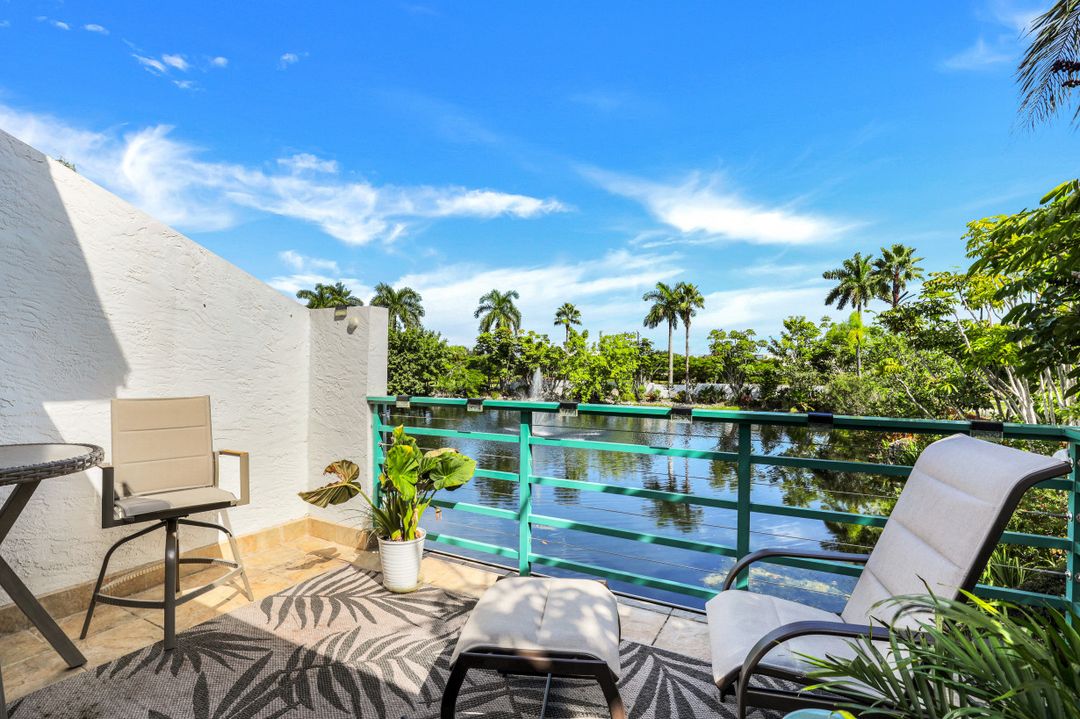 2278 Anchorage Ln #D, Naples, FL 34104