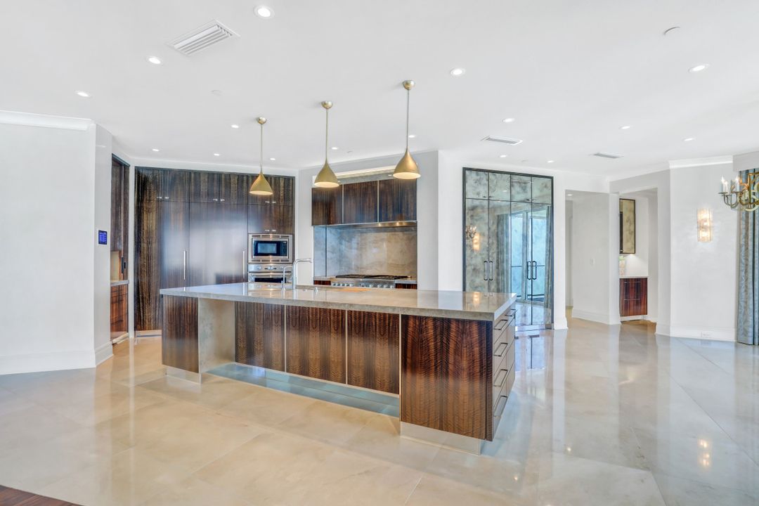 4101 Gulf Shore Blvd N #PH-3, Naples, FL 34103