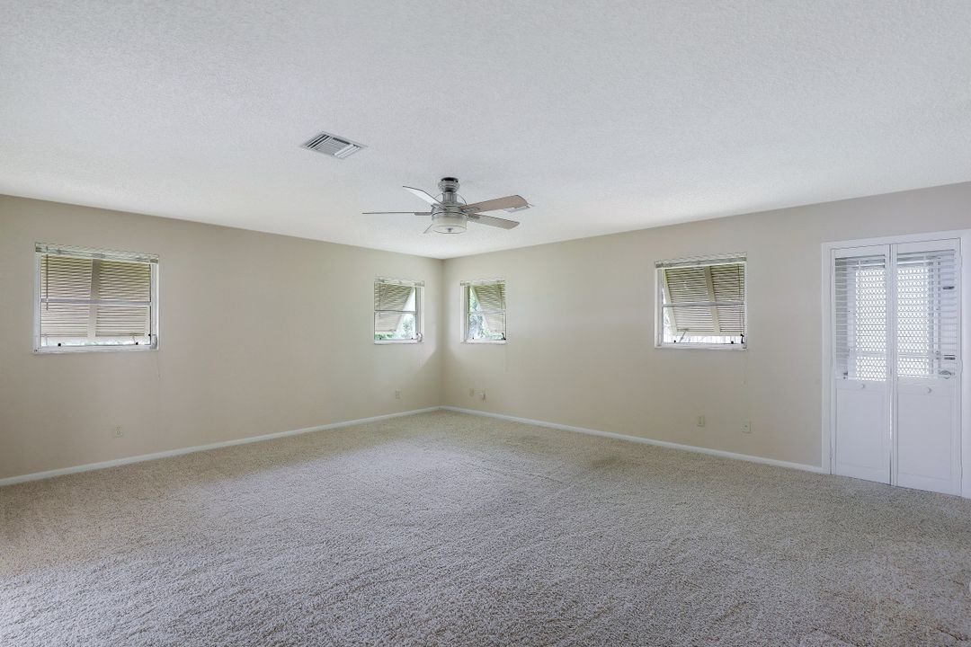 628 104th Ave N, Naples, FL 34108