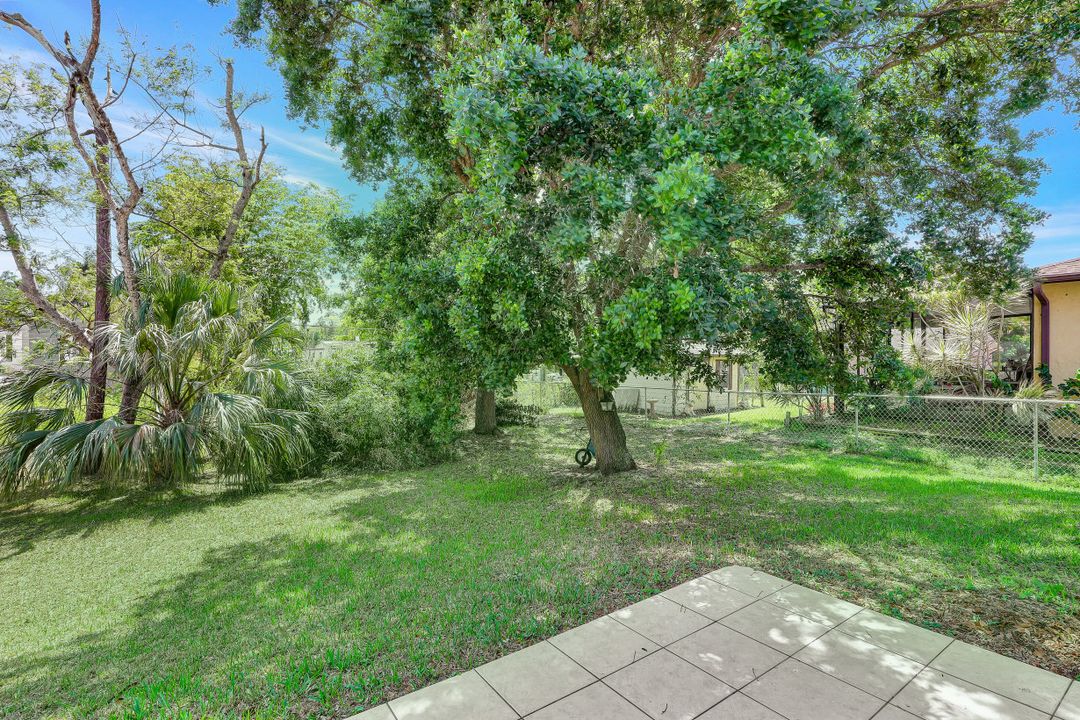 3250 Cottage Grove Ave, Naples, FL 34112