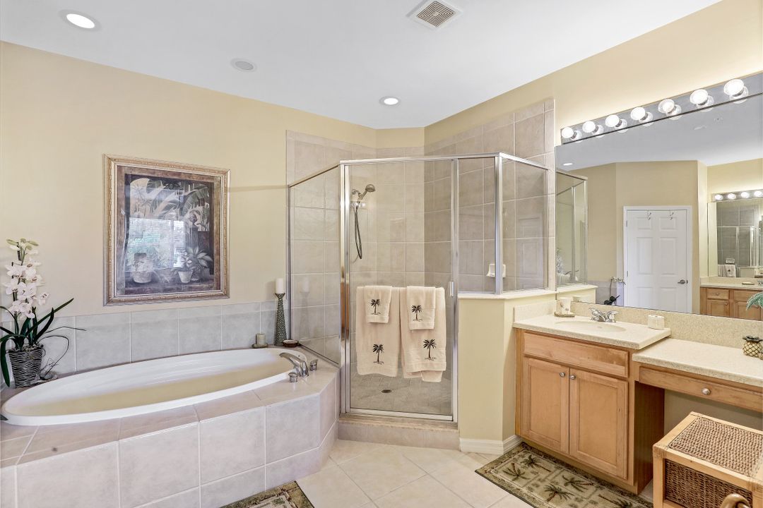 7060 Bay Woods Lake Ct #201, Fort Myers, FL 33908