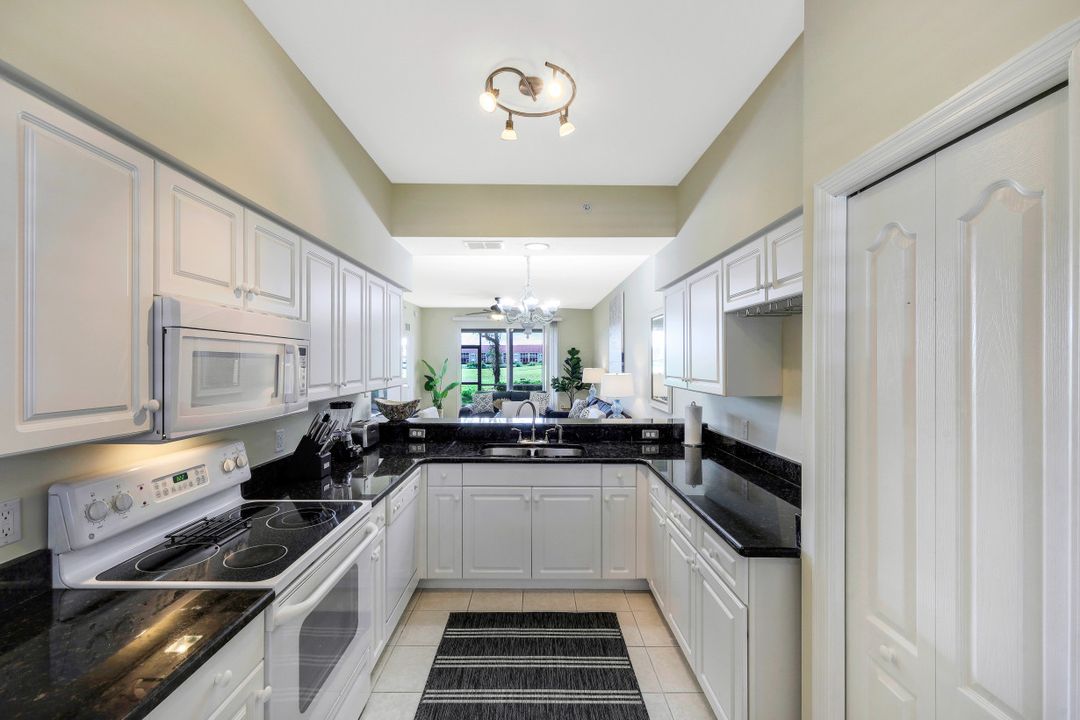 2720 Cypress Trace Cir #2915, Naples, FL 34119