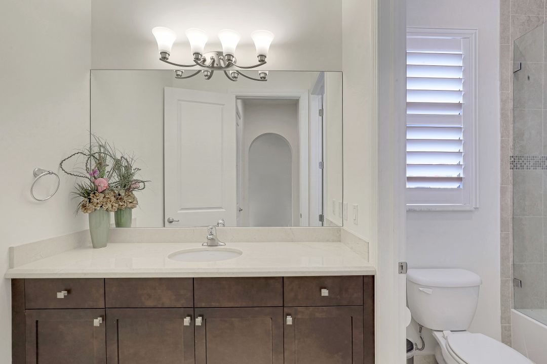 9256 Woodhurst Dr, Naples, FL 34120