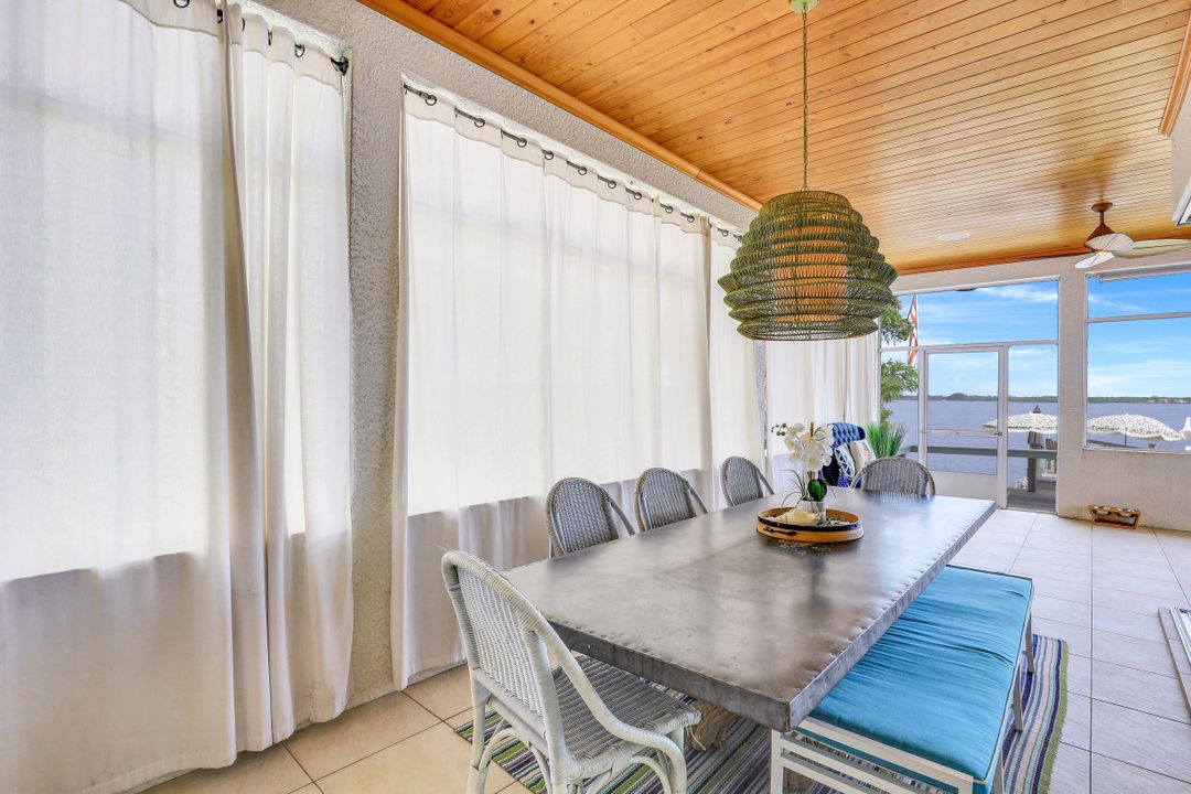 4559 E Riverside Dr, Fort Myers, FL 33905