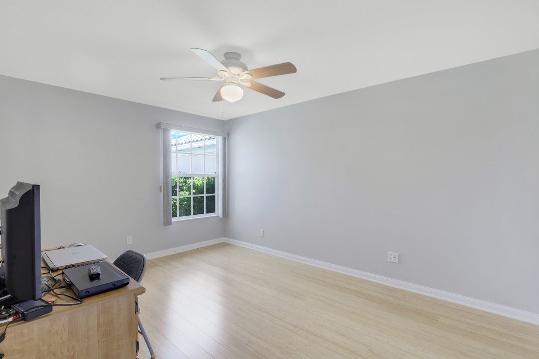 3343 Cayman Ln, Naples, FL 34119