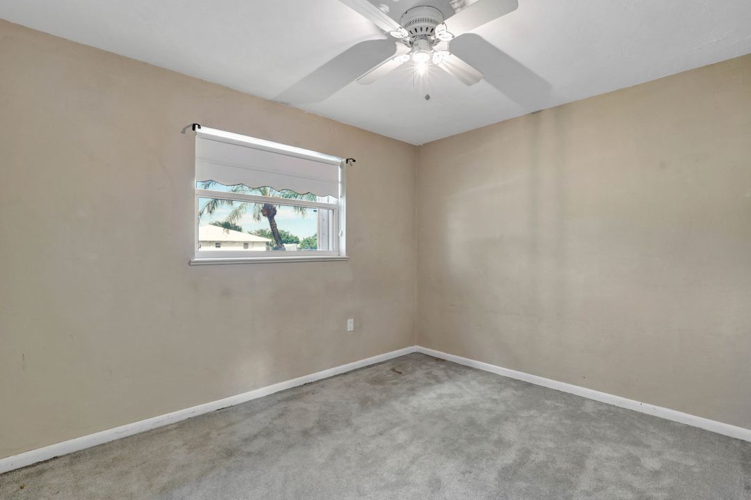 4656 Capri Dr, Naples, FL 34103