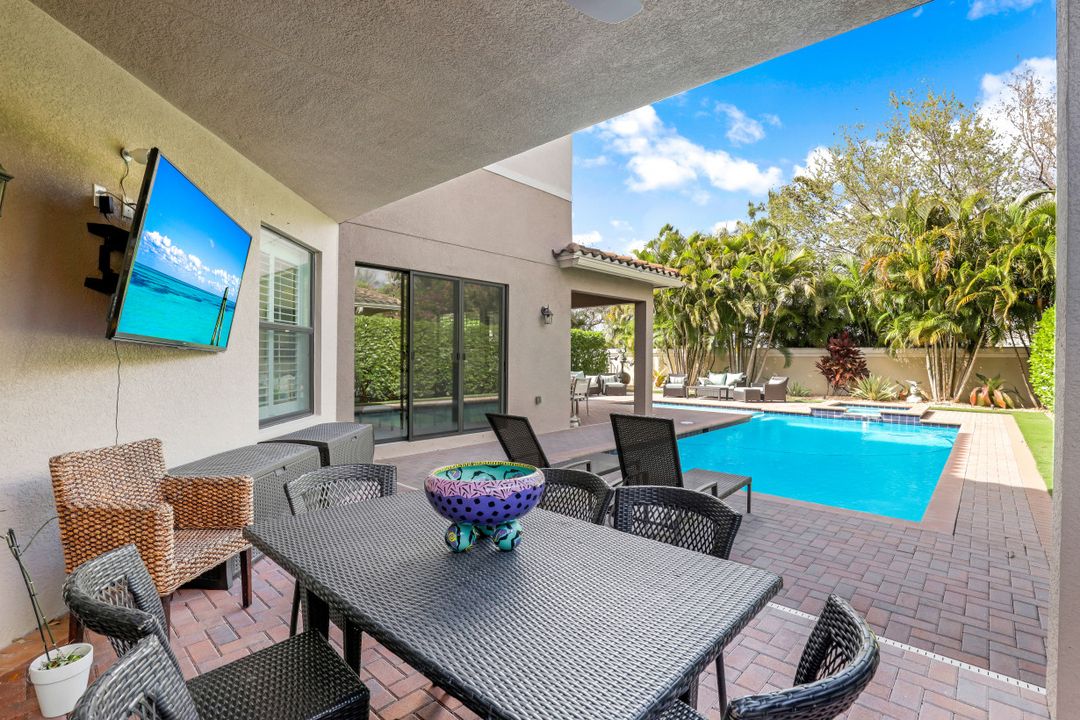 13840 Luna Dr, Naples, FL 34109