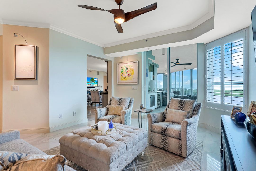 285 Grande Way #1204, Naples, FL 34110