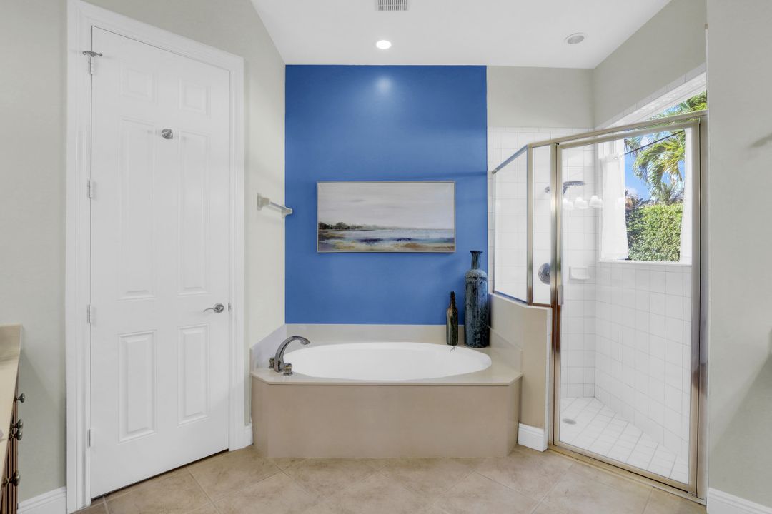 8972 Cherry Oaks Tr, Naples, FL 34114