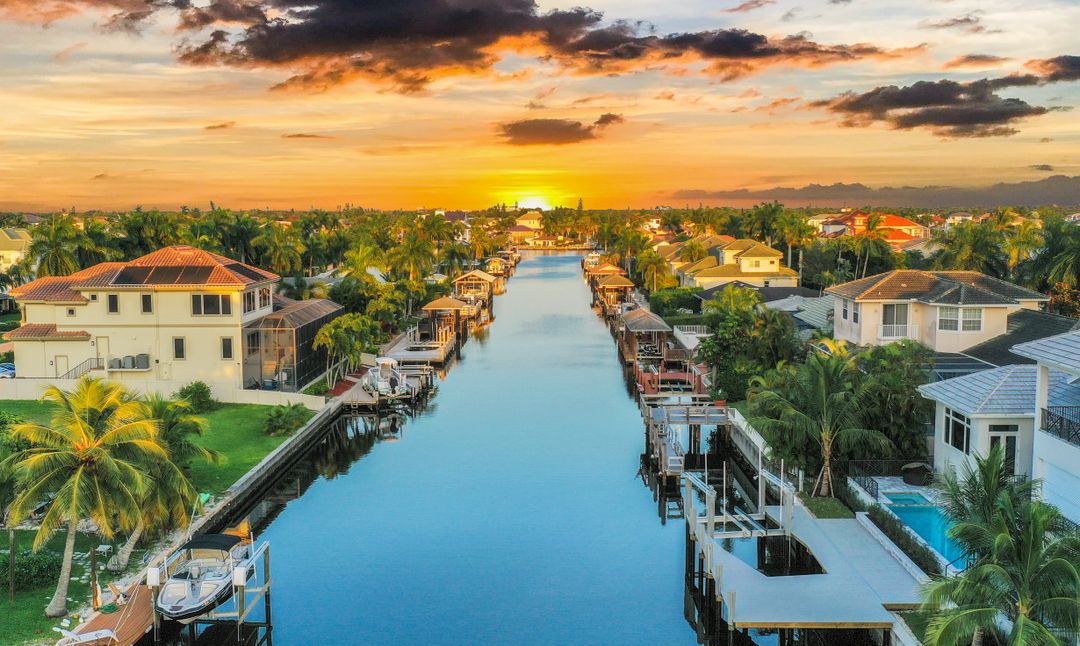 10080 Gulf Shore Dr, Naples, FL 34108