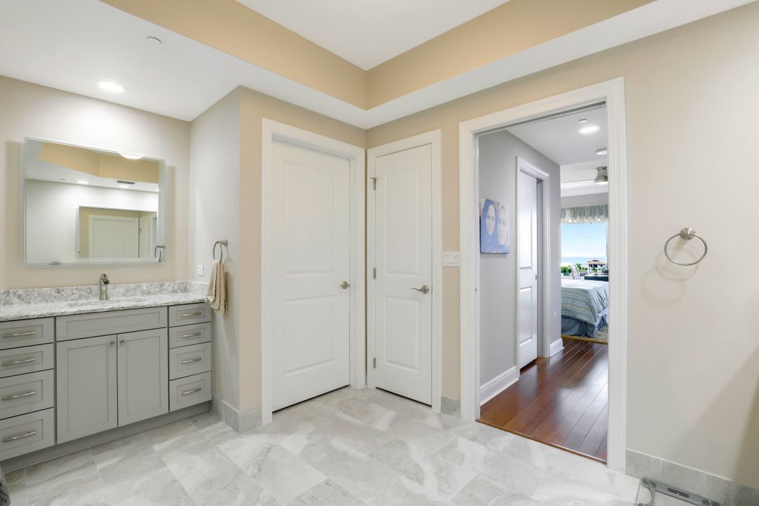 4192 Bay Beach Ln #875, Fort Myers Beach, FL 33931