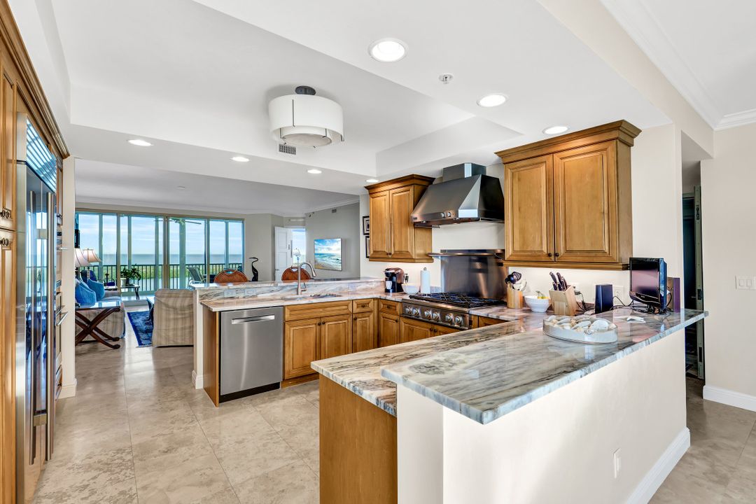 265 Indies Way #1404, Naples, FL 34110