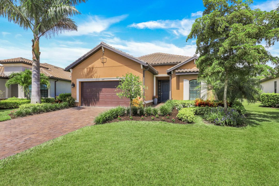 9618 Campanile Cir, Naples, FL 34114