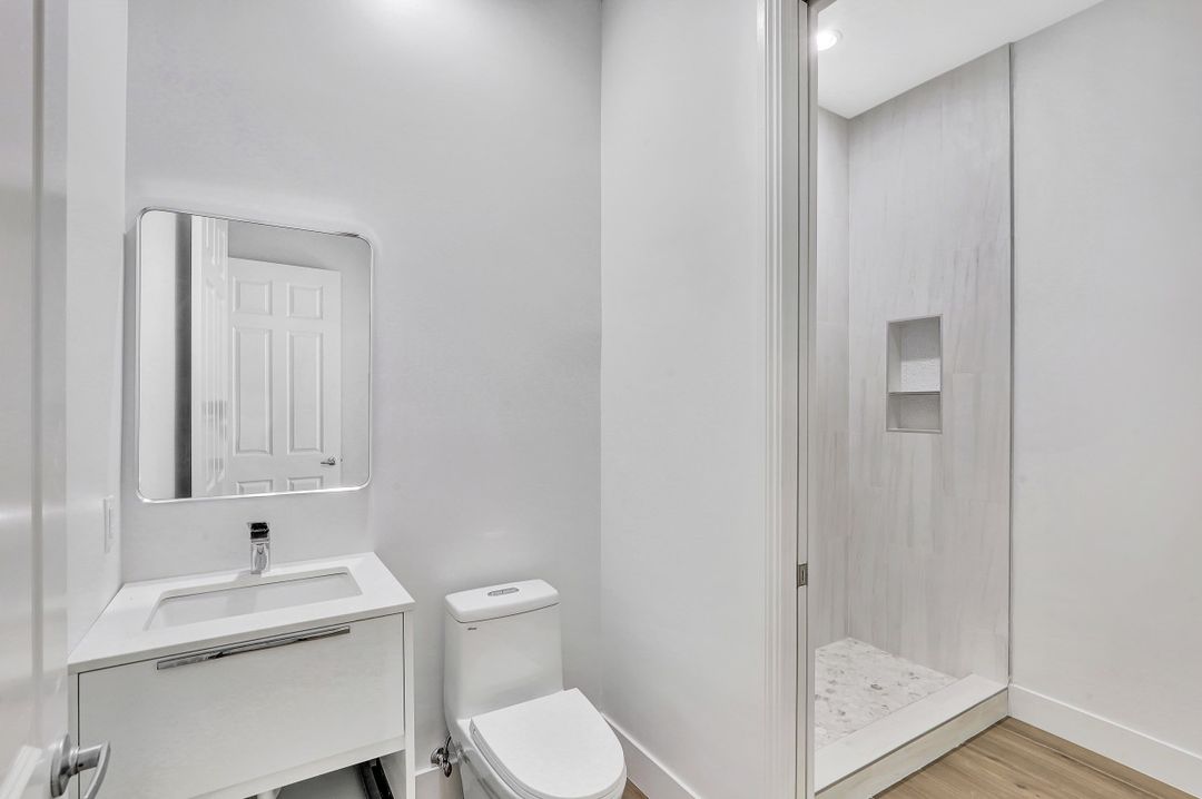 9053 Cascada Way #201, Naples, FL 34114
