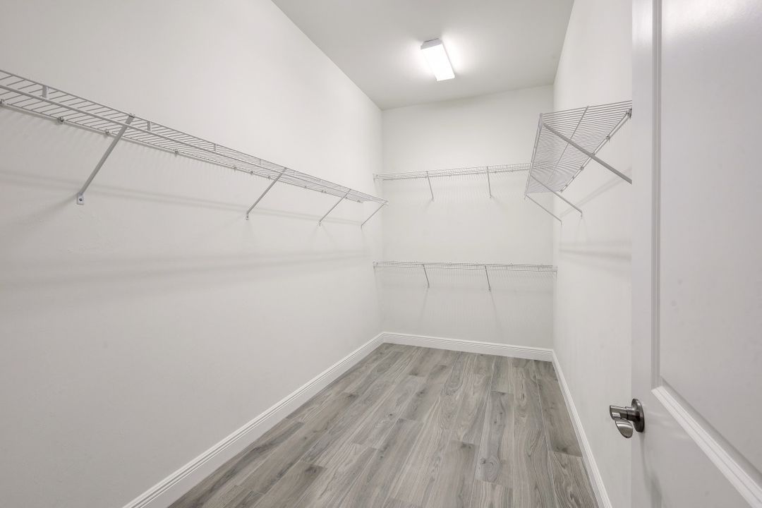 3271 Pilot Cir, Naples, FL 34120