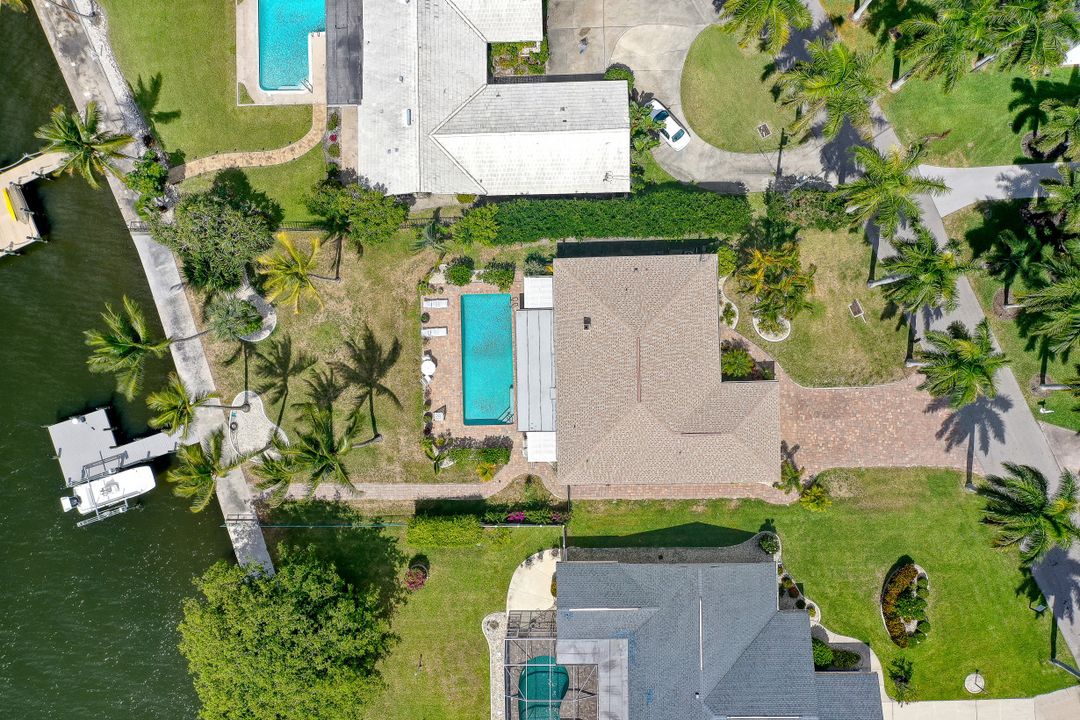 256 Bayshore Dr, Cape Coral, FL 33904