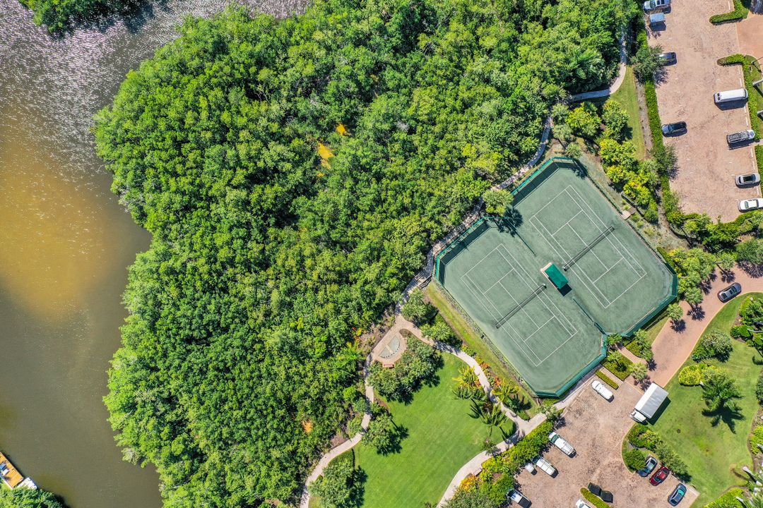 40 Seagate Dr #501, Naples, FL 34103