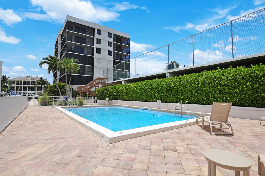 10482 Gulf Shore Dr #231, Naples, FL 34108