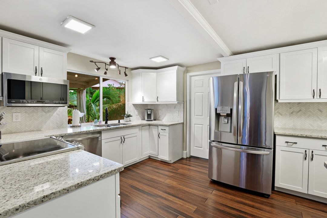 66 River Ct, Naples, FL 34110