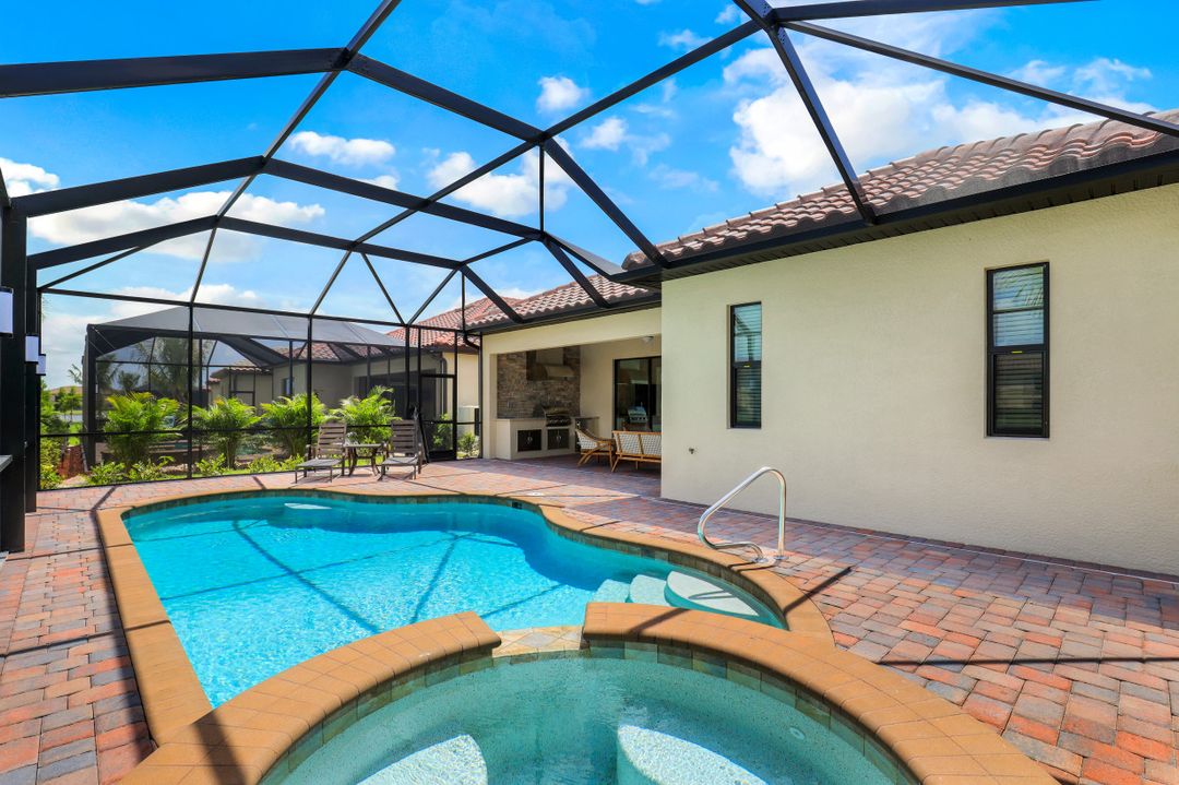 28009 Foxrock Ct, Bonita Springs, FL 34135