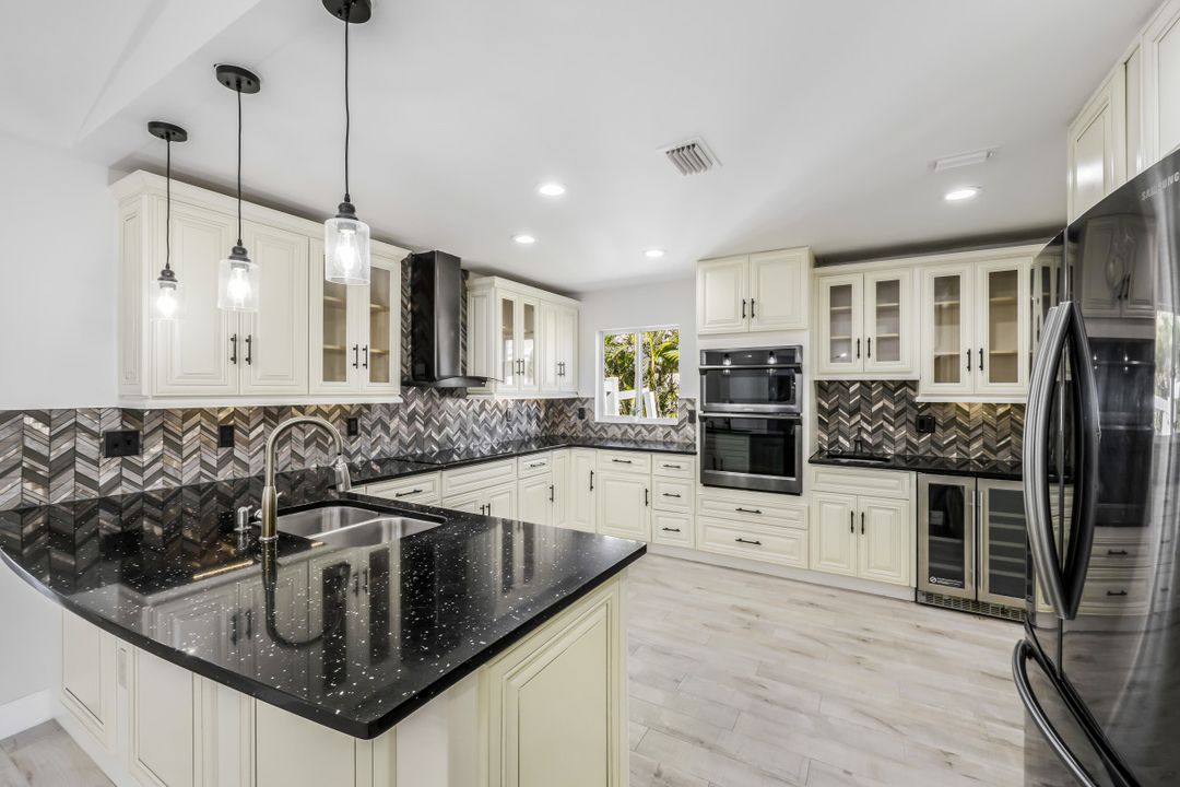 2555 SW 27th St, Cape Coral, FL 33914