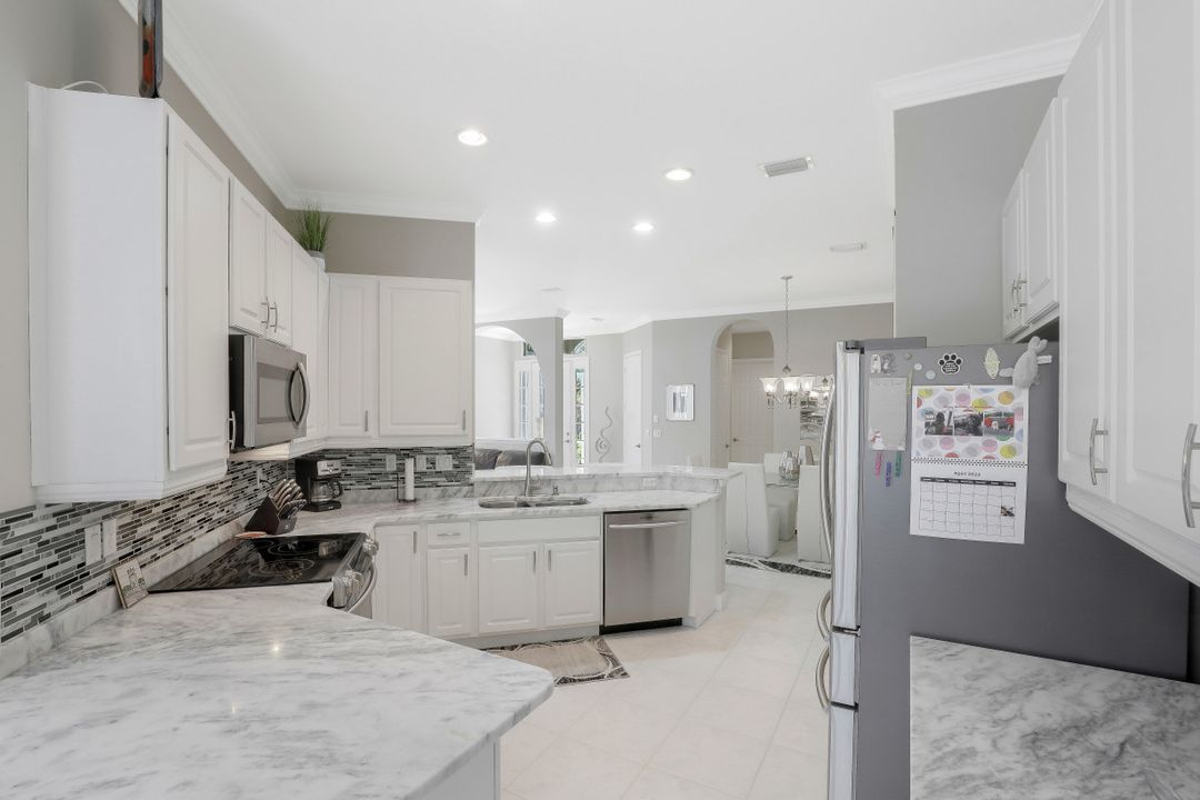 6251 Ashwood Ln, Naples, FL 34110