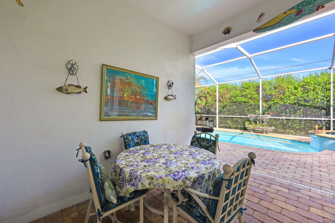 721 93rd Ave N, Naples, FL 34108