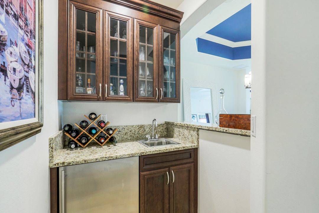 8036 Players Cove Dr #3-102, Naples, FL 34113