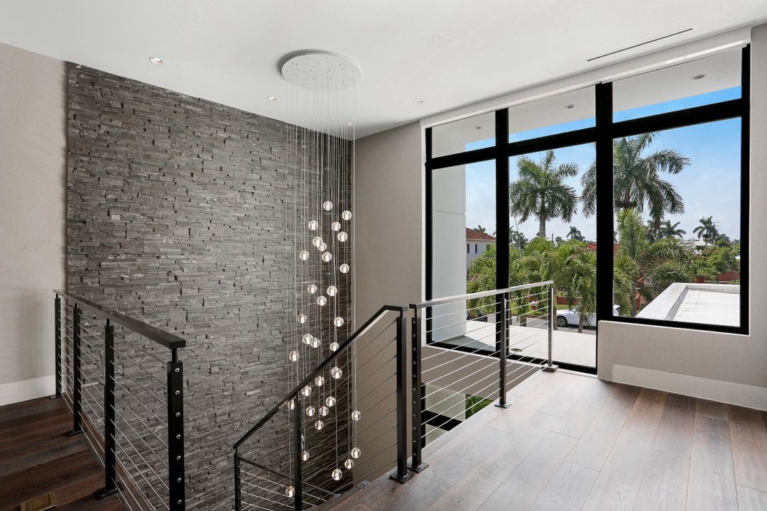 625 Fairway Terrace, Naples, FL 34103