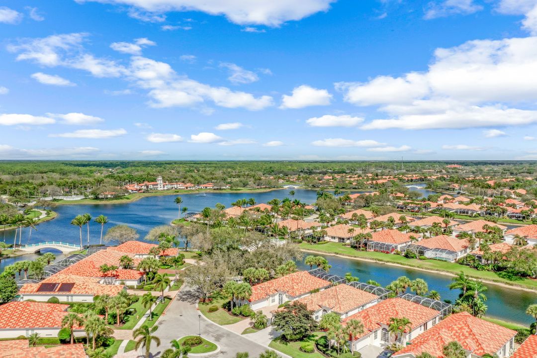 4000 Isla Ciudad Ct, Naples, FL 34109