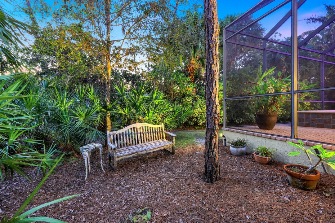 2850 Coach House Way, Naples, FL 34105