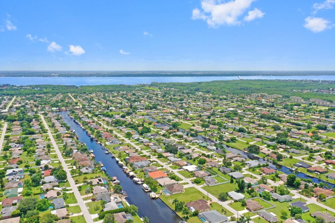 1707 SE 13th St, Cape Coral, FL 33990