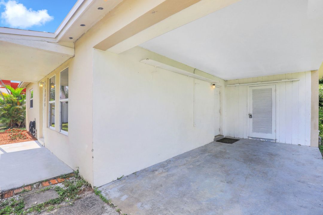 4480 Lagg Ave, Fort Myers, FL 33901