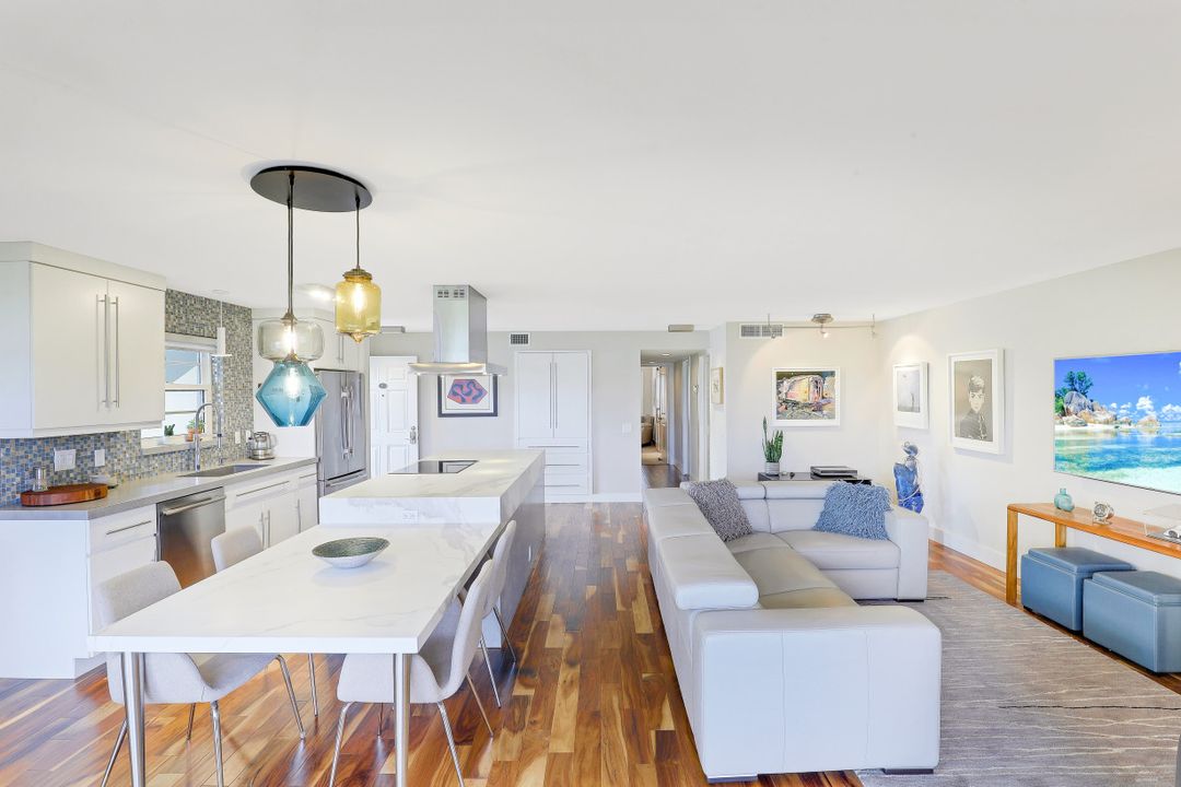 3300 Gulf Shore Blvd N #103, Naples, FL 34103