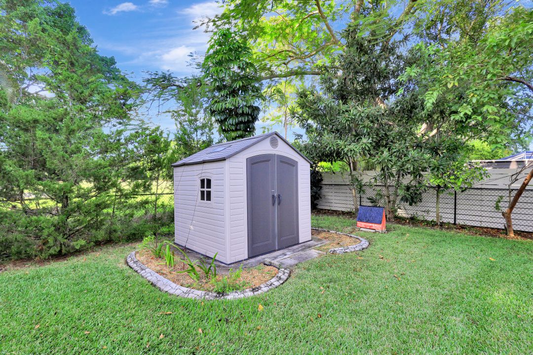 700 SW 6th Ave, Cape Coral, FL 33991