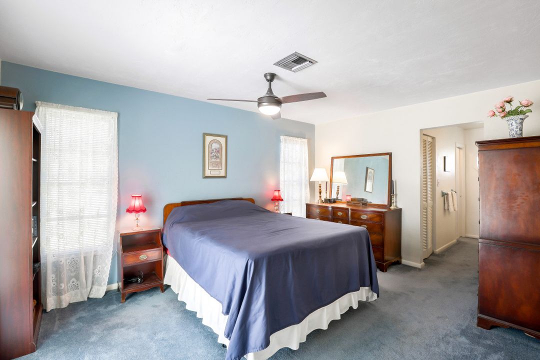 82 Johnnycake Dr, Naples, FL 34110