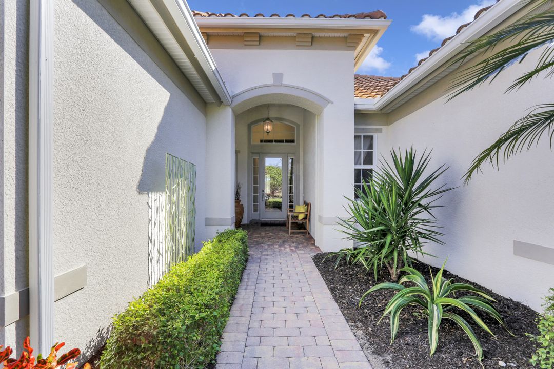 9755 Nickel Ridge Cir, Naples, FL 34120