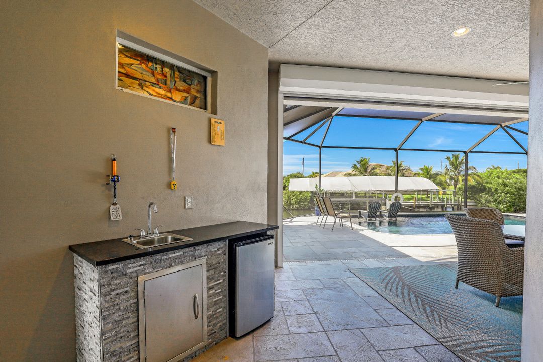 602 NW 32nd Pl, Cape Coral, FL 33993