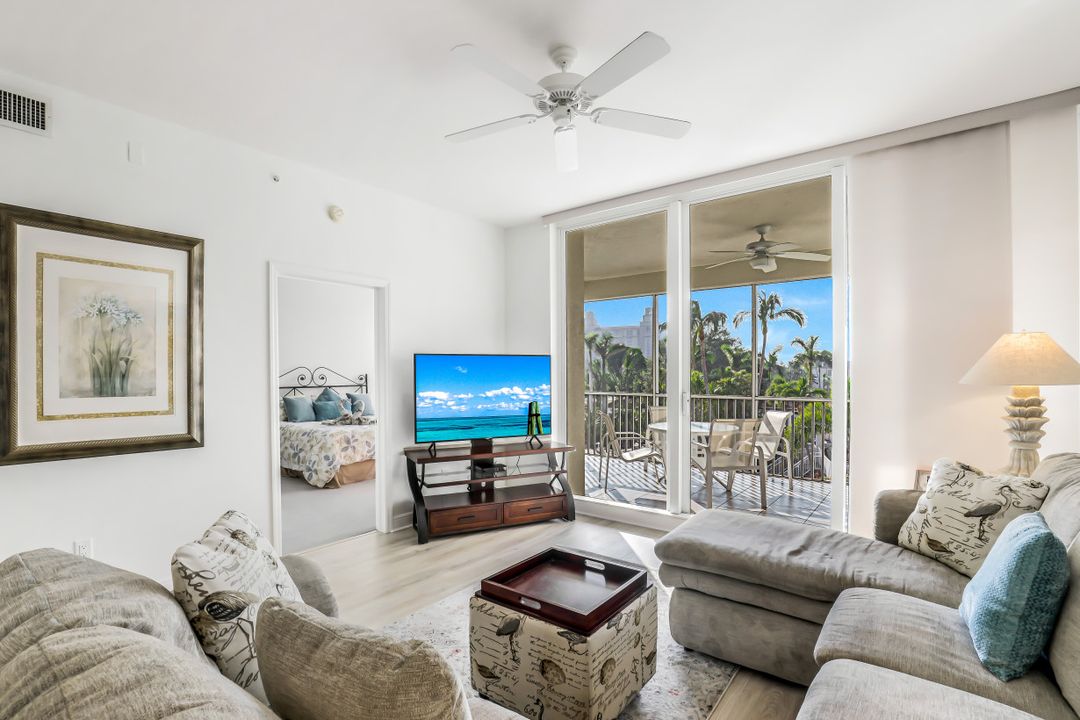 460 Launch Cir #304, Naples, FL 34108