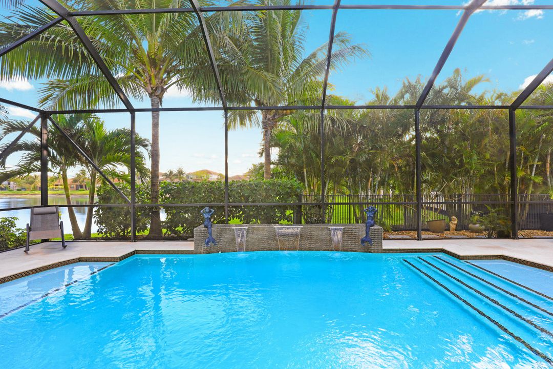 2760 Crystal Way, Naples, FL 34119