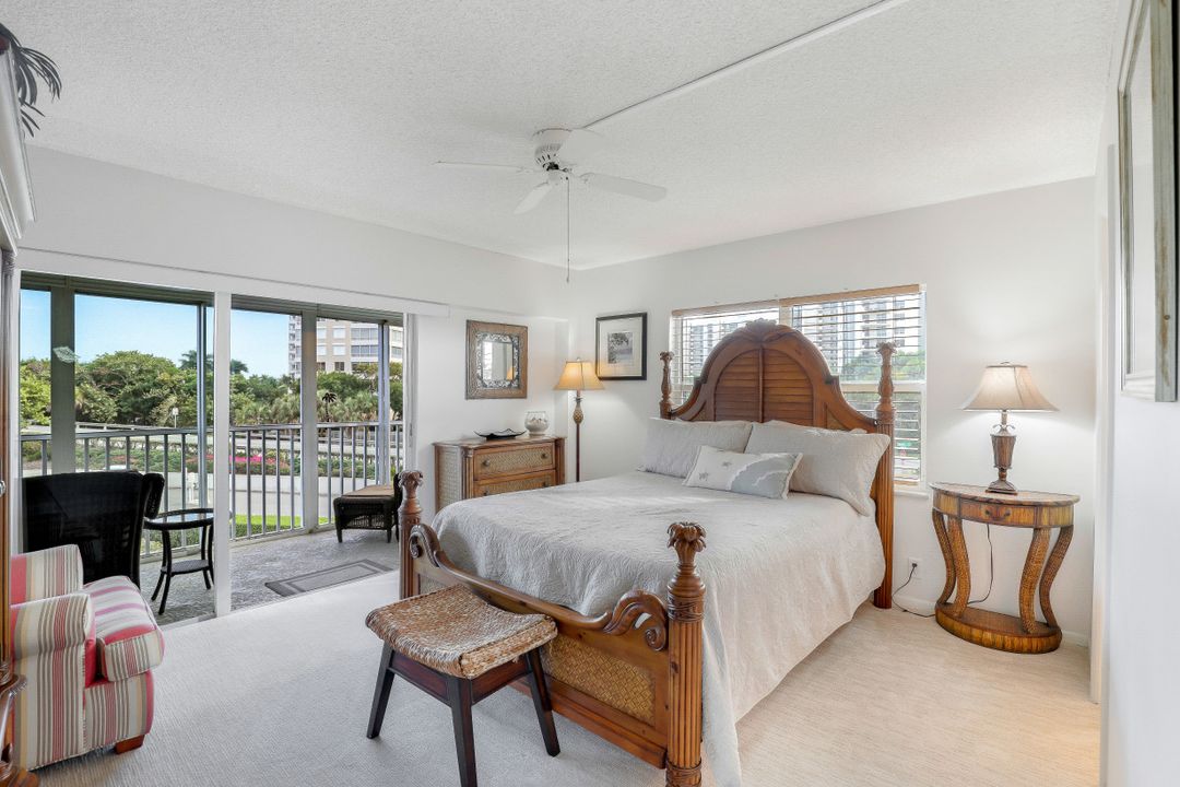 1 Bluebill Ave #306, Naples, FL 34108