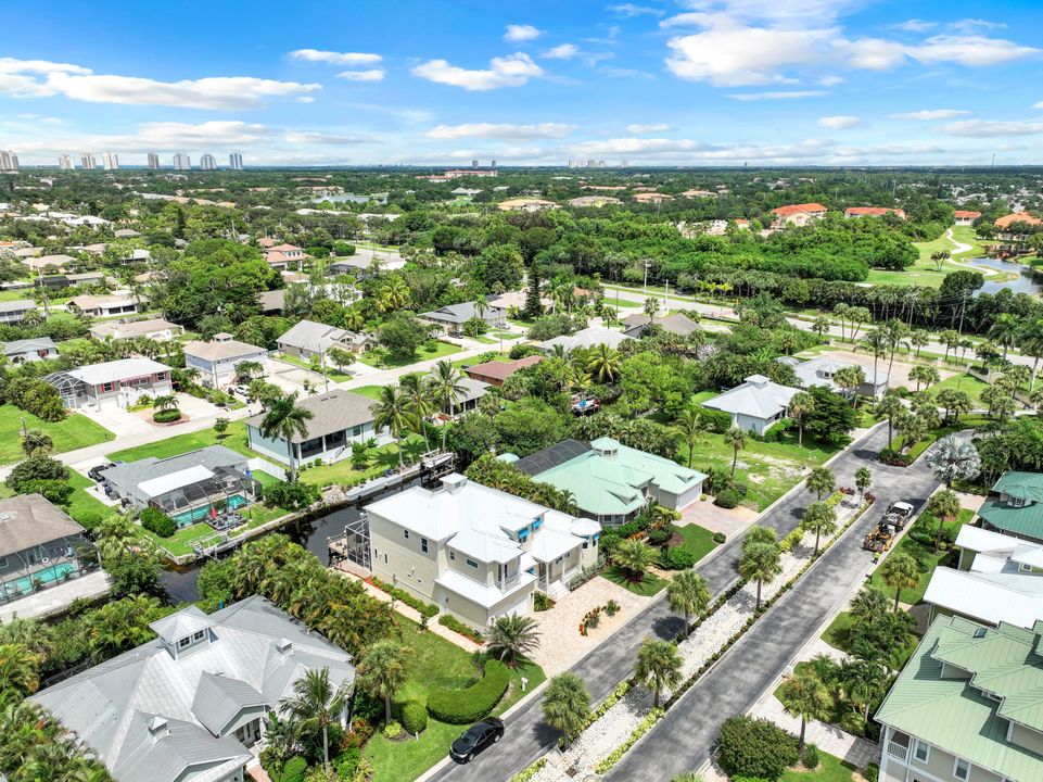 27050 Flamingo Dr, Bonita Springs, FL 34135