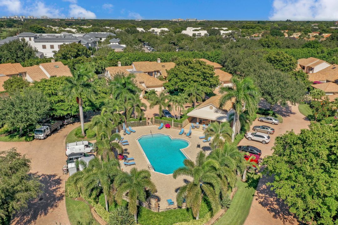 6627 Trident Way, Naples, FL 34108