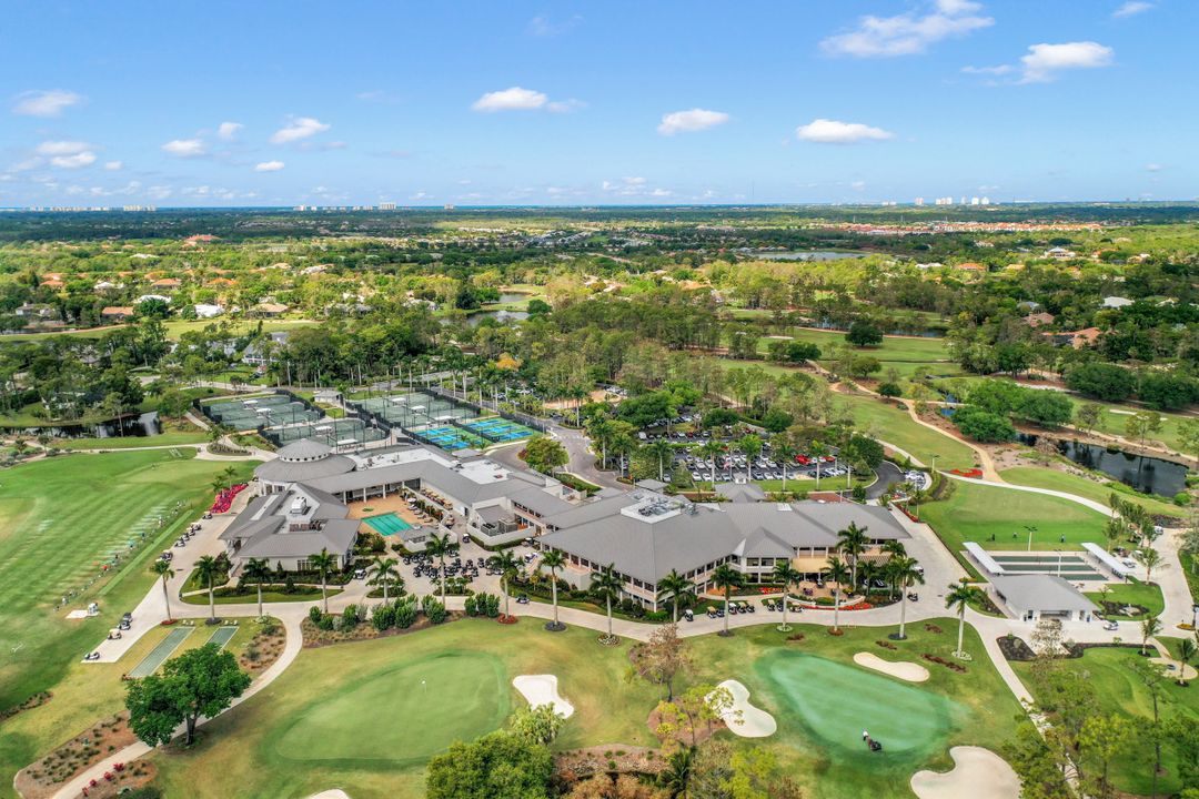 4501 Silver Fox Dr, Naples, FL 34119