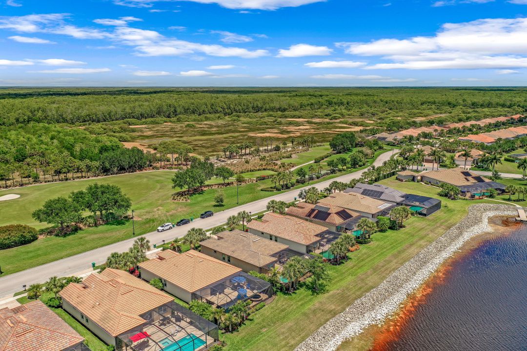 9415 Quarry Dr, Naples, FL 34120