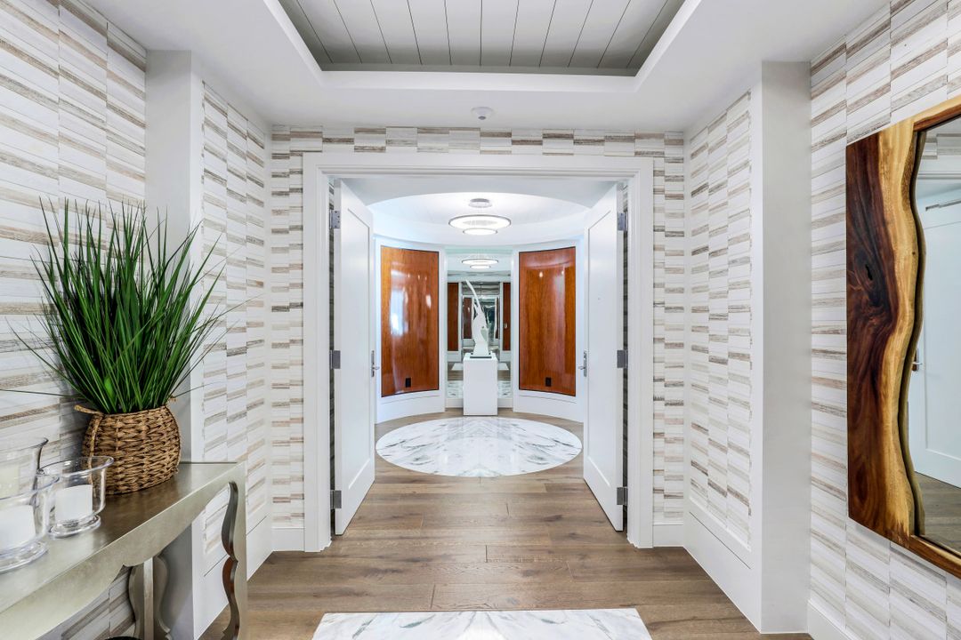 11125 Gulf Shore Dr #1001, Naples, FL 34108